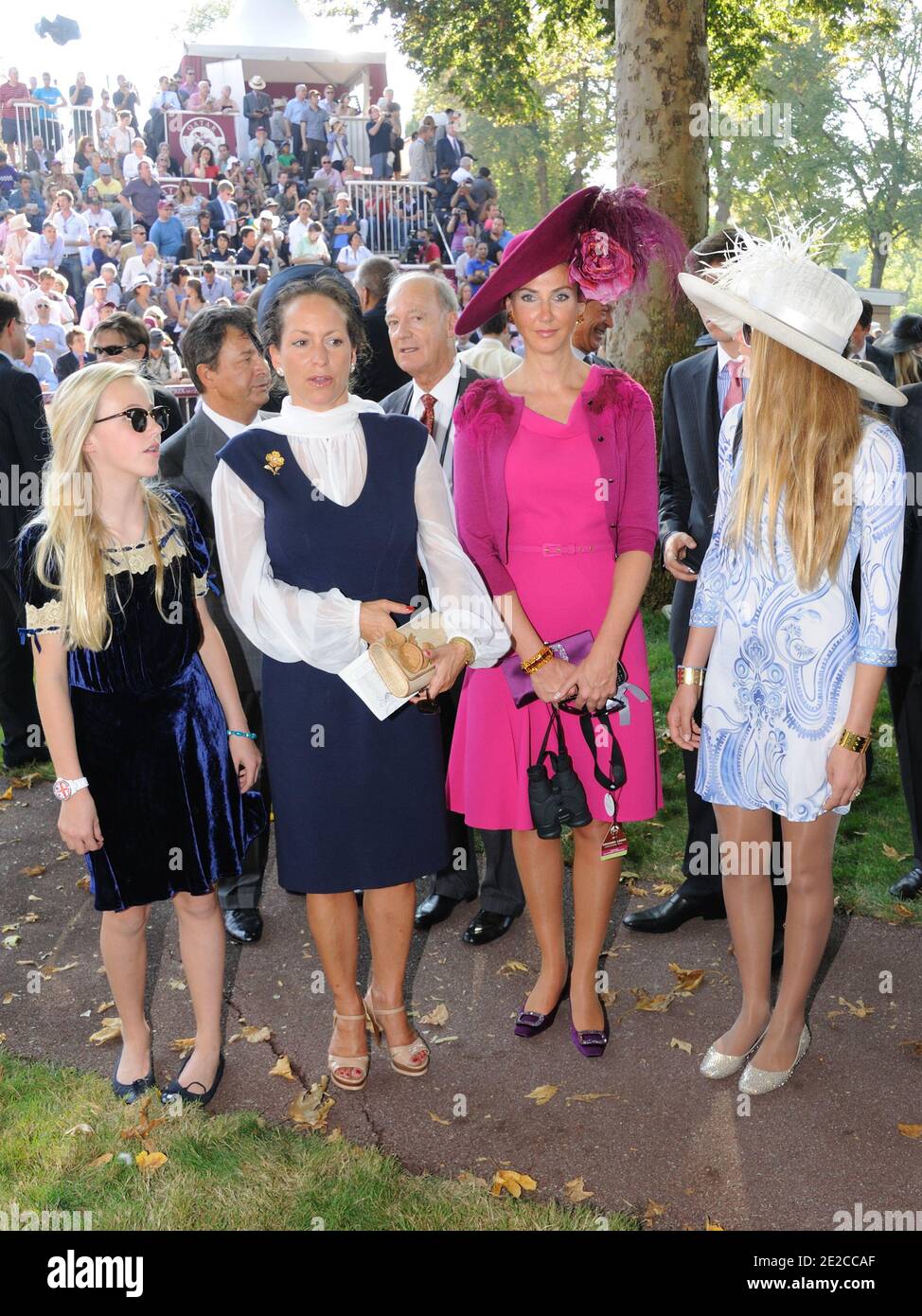 Zahra Aga Khan et sa famille assistent à la 90e édition du prix Qatar Arc de Triomphe à l'hippodrome de Longchamp le 2 octobre 2011 à Paris, France. Photo d'Alban Wyters/ABACAPRESS.COM Banque D'Images