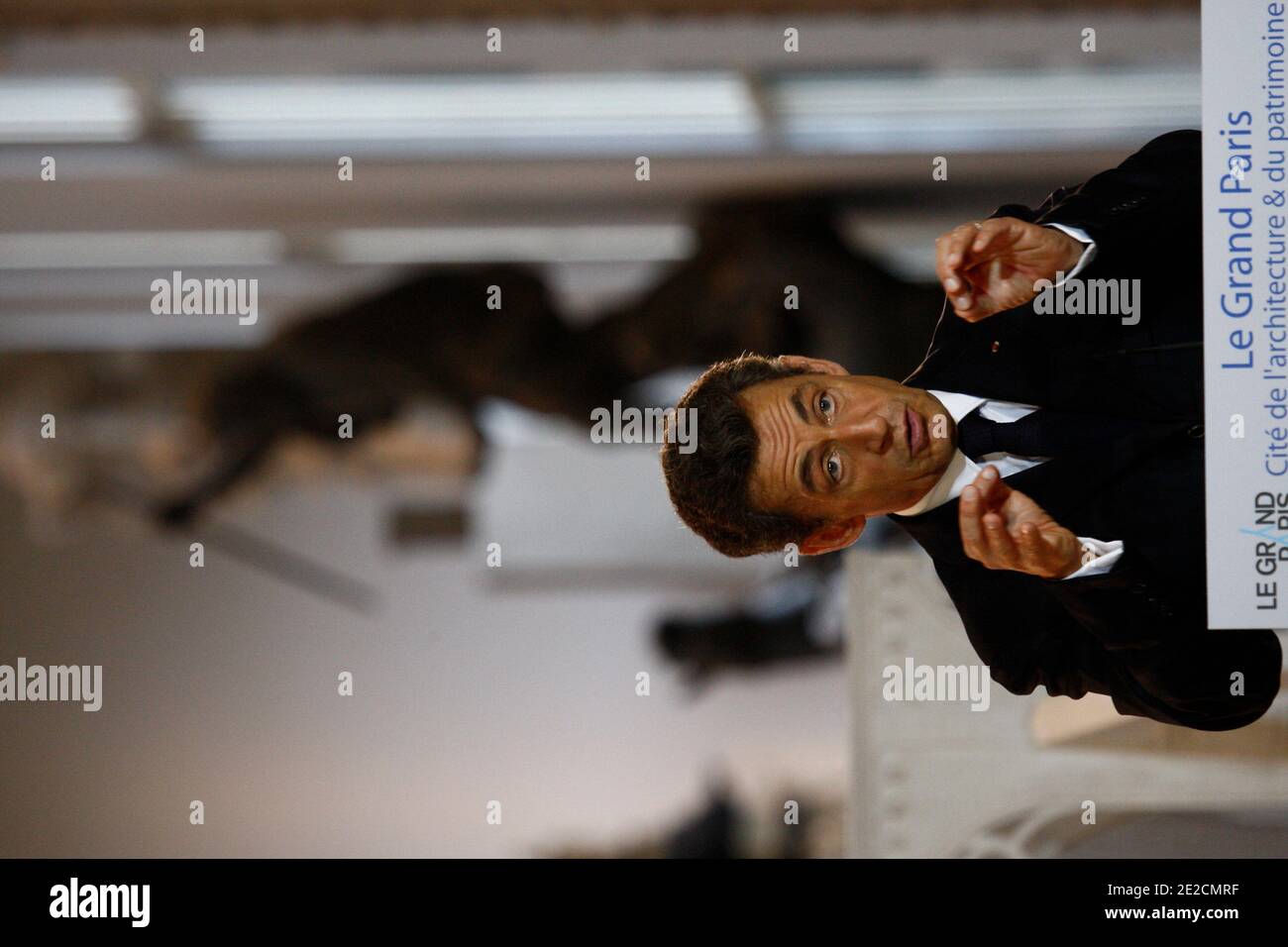 Le président français Nicolas Sarkozy prononce un discours sur le Grand Paris, le projet architectural du Grand Paris, au musée de l'Architecture et du Patrimoine du Palais de Chaillot à Paris, France, le 10 octobre 2011. Photo de Ludovic/Pool/ABACAPRESS.COM Banque D'Images