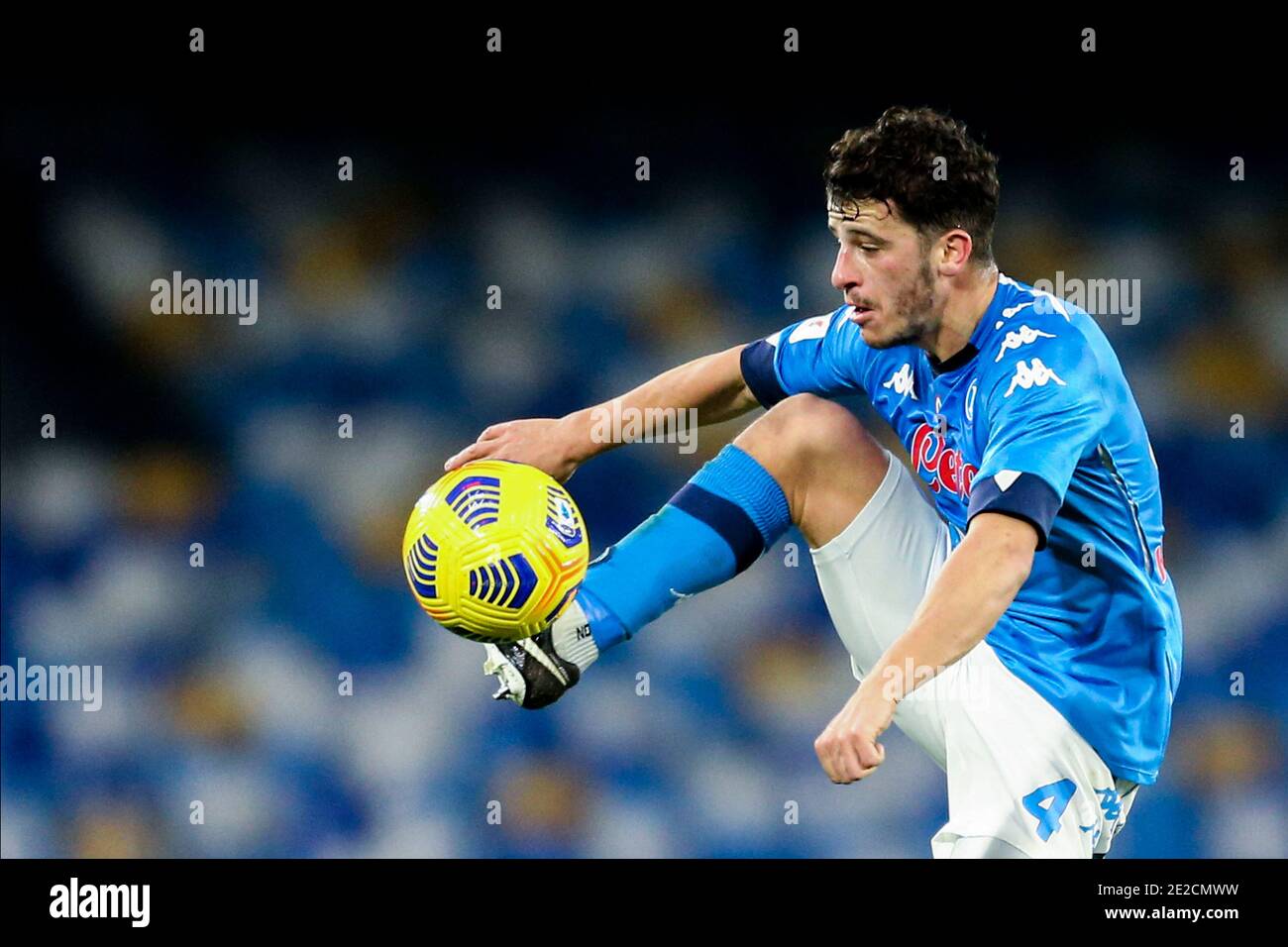 Diego Demme, milieu de terrain allemand de SSC Napoli, contrôle le ballon lors du match de football de la coupe d'italie SSC Napoli vs Empoli. Banque D'Images Diego Demme, milieu de terrain allemand de SSC Napoli, contrôle le ballon lors du match de football de la coupe d'italie SSC Napoli vs Empoli. Banque D'Images