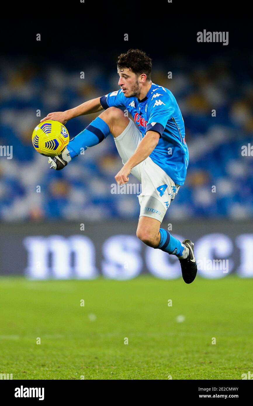 Diego Demme, milieu de terrain allemand de SSC Napoli, contrôle le ballon lors du match de football de la coupe d'italie SSC Napoli vs Empoli. Banque D'Images Diego Demme, milieu de terrain allemand de SSC Napoli, contrôle le ballon lors du match de football de la coupe d'italie SSC Napoli vs Empoli. Banque D'Images