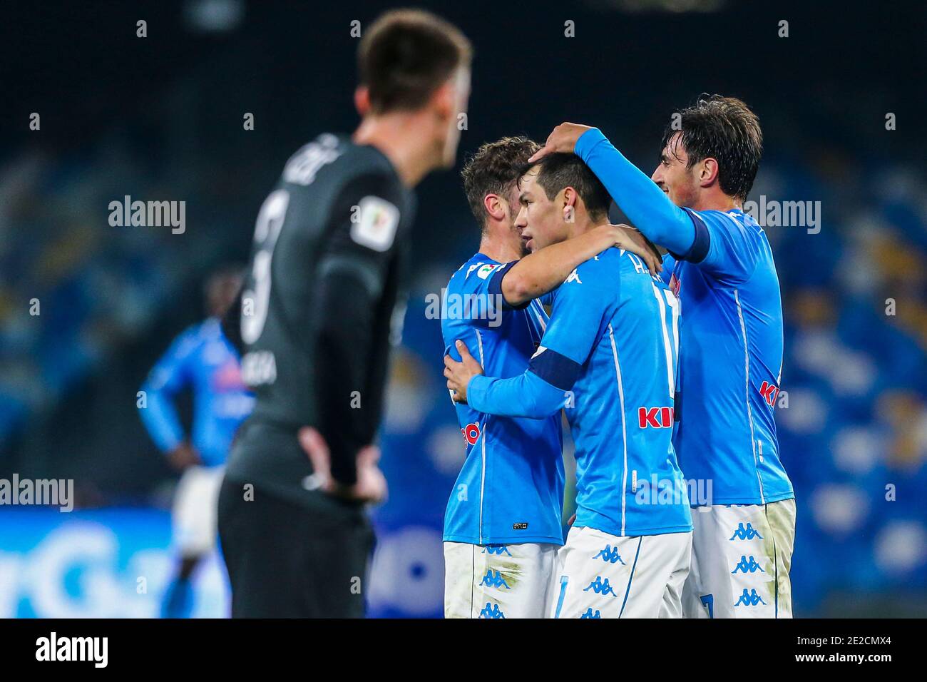 Hirving Lozano, le buteur mexicain de SSC Napoli, célèbre un but avec son équipe lors du match de football de la coupe d'italie SSC Napoli vs Empoli. Banque D'Images Hirving Lozano, le buteur mexicain de SSC Napoli, célèbre un but avec son équipe lors du match de football de la coupe d'italie SSC Napoli vs Empoli. Banque D'Images