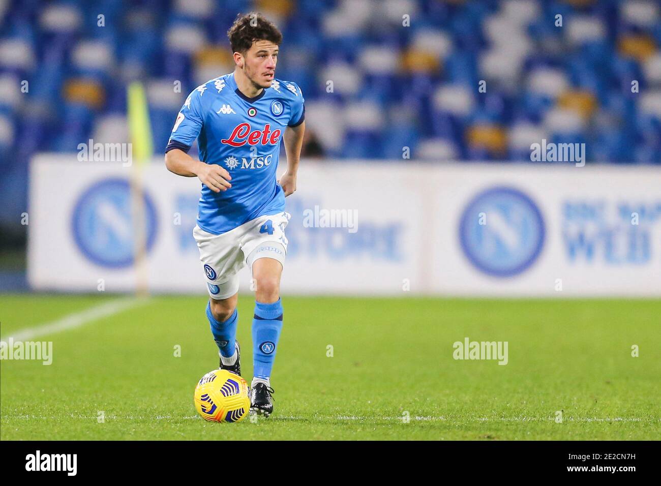 Diego Demme, milieu de terrain allemand de SSC Napoli, contrôle le ballon lors du match de football de la coupe d'italie SSC Napoli vs Empoli. Banque D'Images Diego Demme, milieu de terrain allemand de SSC Napoli, contrôle le ballon lors du match de football de la coupe d'italie SSC Napoli vs Empoli. Banque D'Images