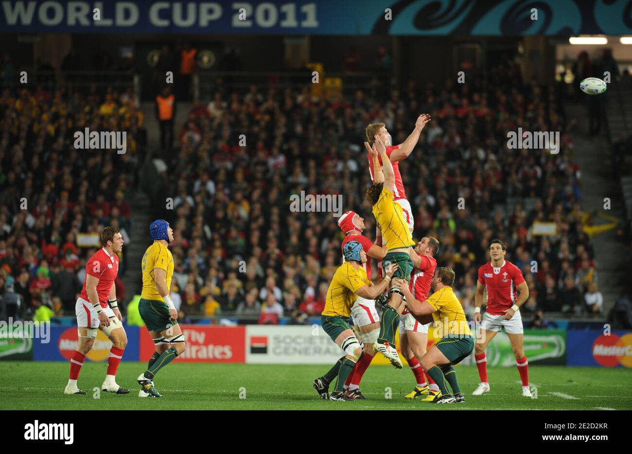 L'Australie bat le pays de Galles de 21 à 18 lors du match de médaille de bronze de la coupe du monde de rugby 2011 à l'Eden Park à Auckland, Nouvelle-Zélande, le 21 octobre 2011. Photo de Lionel Hahn/ABACAPRESS.COM Banque D'Images