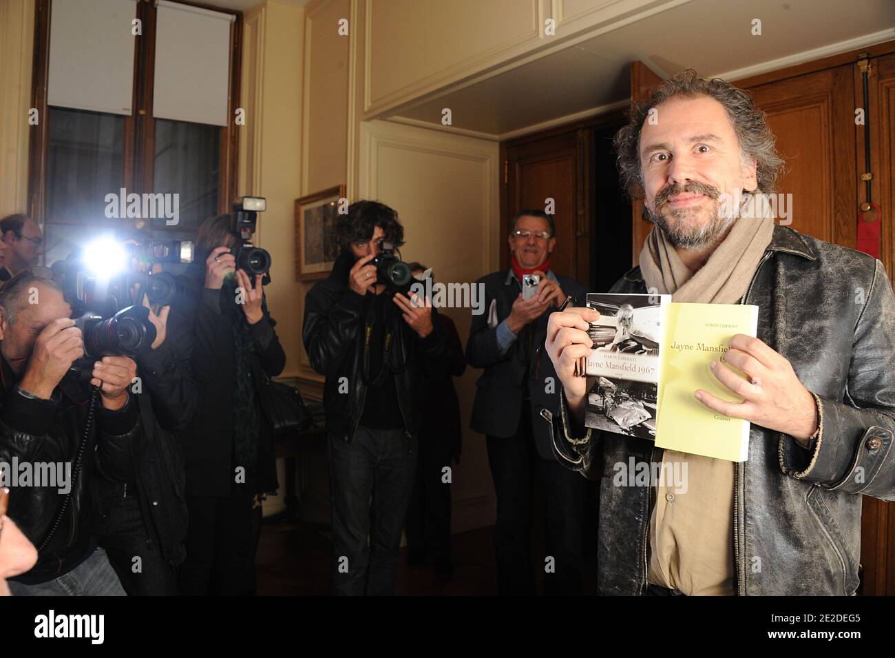 Cérémonie du prix Femina à l'hôtel Crillon. L'écrivain Simon Liberati de Jayne Mansfield 1967 a remporté le prix Medicis à Paris, en France, le 7 novembre 2011. Photo de Giancarlo Gorassini/ABACAPRESS.COM Banque D'Images