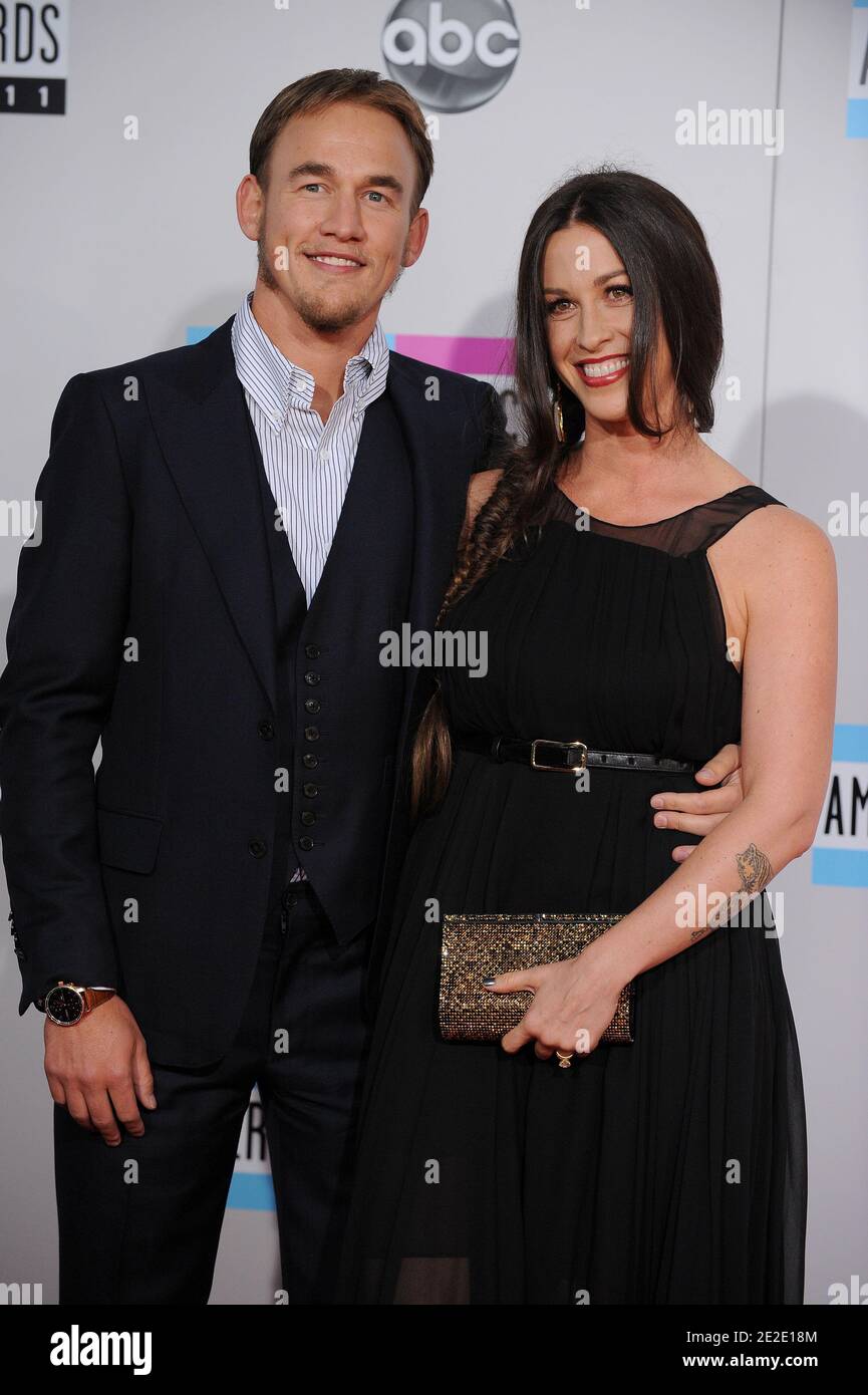 Alanis Morissette et Mario Treadway assistent aux American Music Awards 2011 au Nokia Theatre de Los Angeles, CA, Etats-Unis, le 20 novembre 2011. Photo de Lionel Hahn/ABACAPRESS.COM Banque D'Images