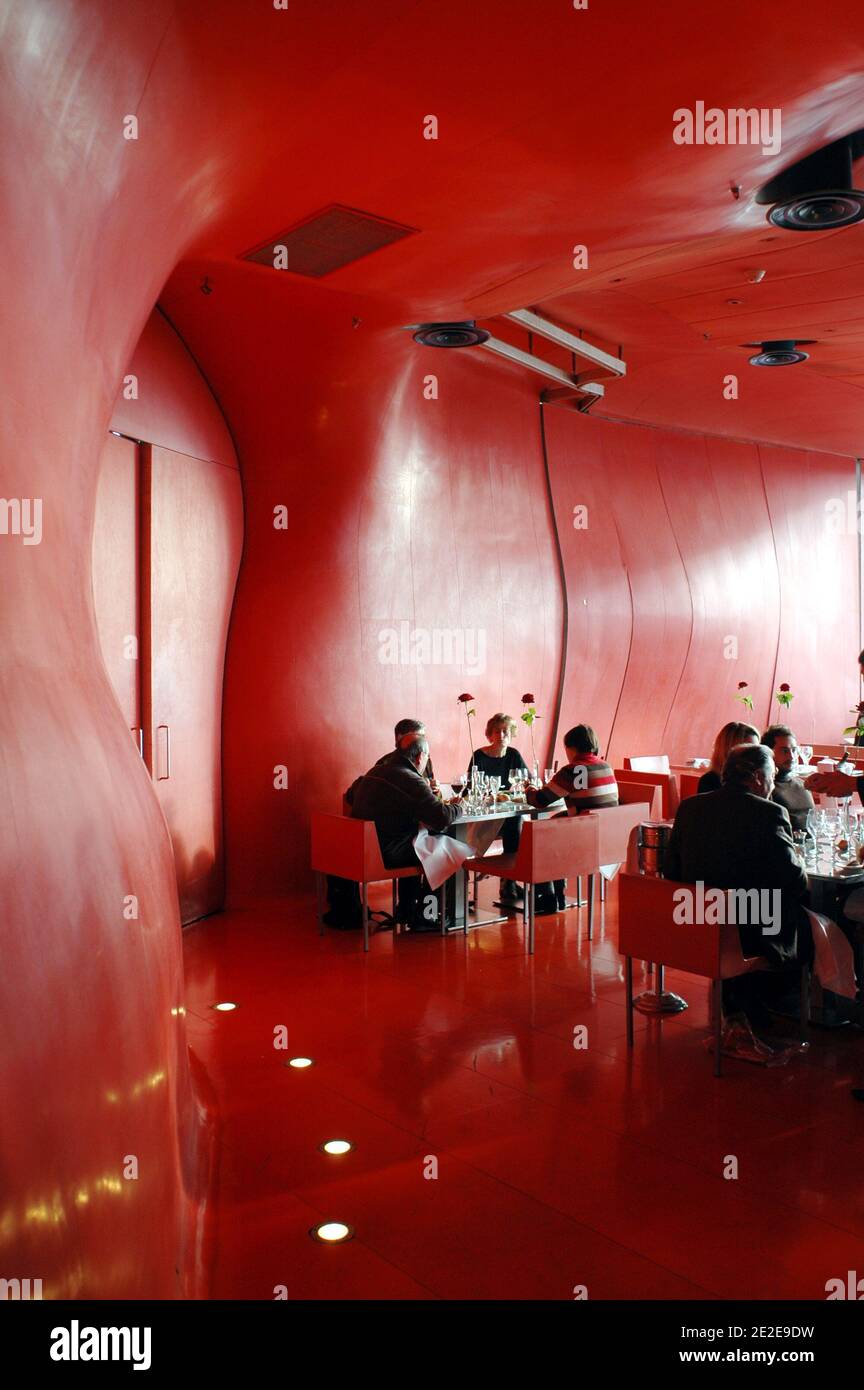 Vue sur le restaurant le Georges, au 6ème étage du Musée d'Art contemporain du Centre Georges Pompidou, à Paris, France, le 27 novembre 2011. Photo d'Alain Apaydin/ABACAPRESS.COM Banque D'Images