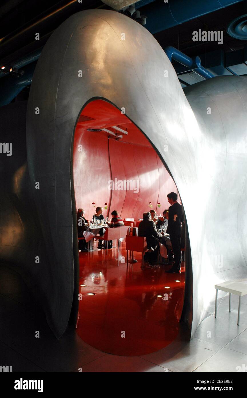 Vue sur le restaurant le Georges, au 6ème étage du Musée d'Art contemporain du Centre Georges Pompidou, à Paris, France, le 27 novembre 2011. Photo d'Alain Apaydin/ABACAPRESS.COM Banque D'Images
