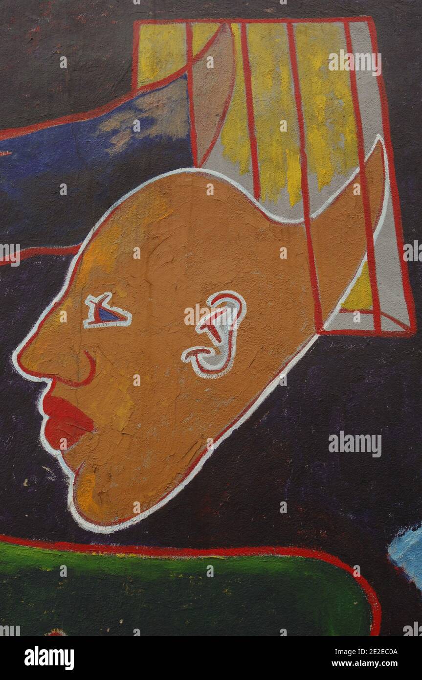 Peint mur, graff, graffiti, étiquette hommage à Picasso par James de la Vega, New York, 2011.l'artiste graffiti, peintre, photographe, enseignant, activiste, penseur, James de la Vega, a une devise: 'Devenez votre rêve.' Ses peintures murales et dessins à la craie peuvent être n'importe où dans Harlem espagnol. Mur peint, graff, graffiti, tag hommage a Picasso par James de la Vega, New-York, 2011.le Graffeur, peintre, photographe, enseignant, militant, penseur, James de la Vega, un produit : « Devenez votre rêve ».Ses peinlem murales et ses dessins à la pêche espagnole. Photos de David Lefranc / Banque D'Images