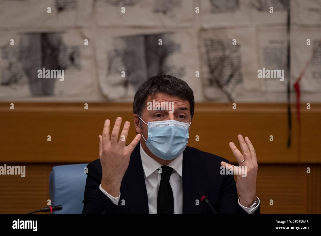 (210113) -- ROME, 13 janvier 2021 (Xinhua) -- le sénateur italien Matteo Renzi parle lors d'une conférence de presse à Rome, en Italie, le 13 janvier 2021. Matteo Renzi, un ancien Premier ministre, a annoncé mercredi que son parti Italia Viva retirait ses membres du cabinet du gouvernement de coalition du Premier ministre Giuseppe Conte. (Pool via Xinhua) Banque D'Images