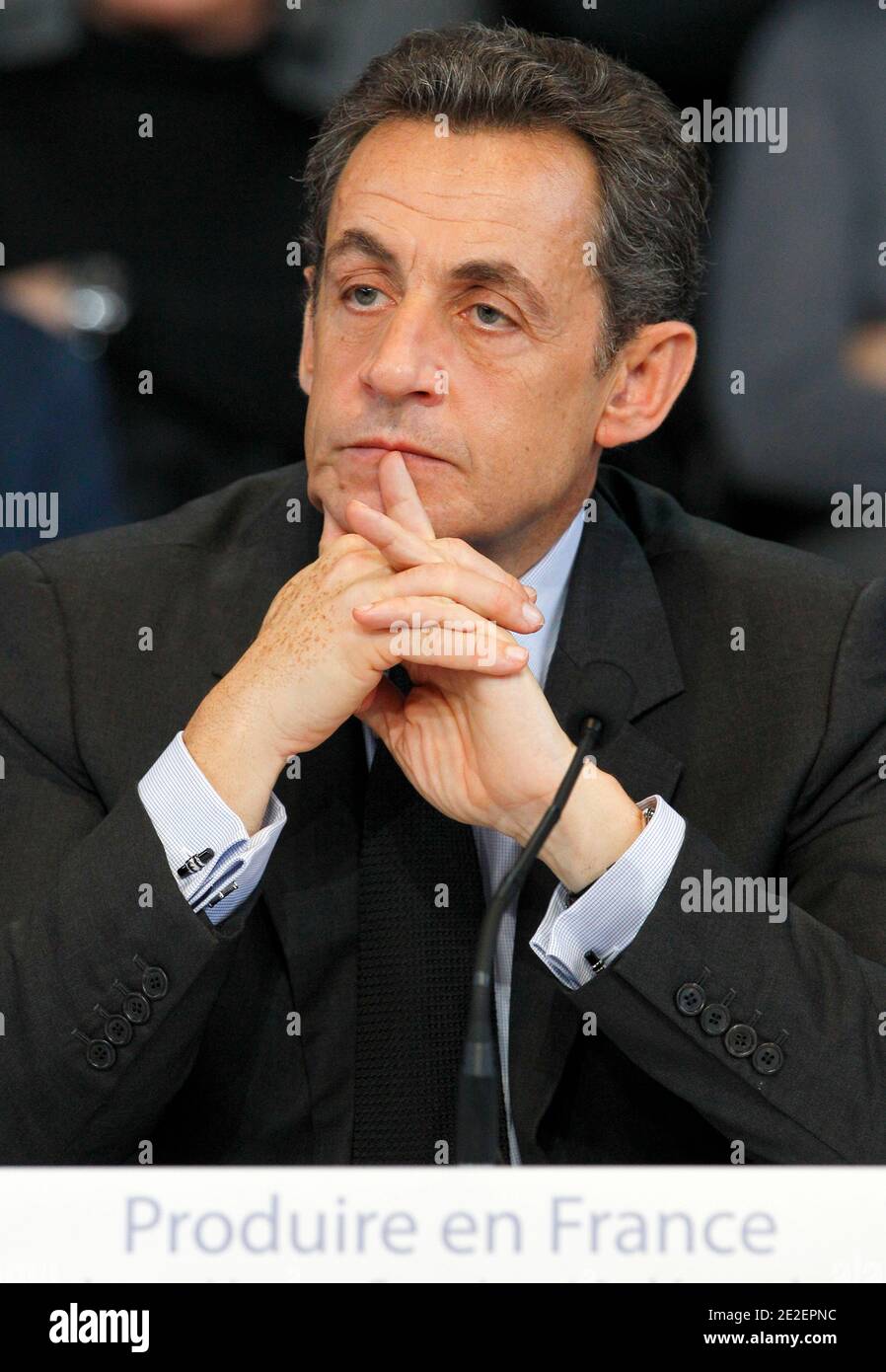 Le président français Nicolas Sarkozy organise une table ronde sur le thème  principal «produire en France» à Sallanches, France, le 13 décembre 2011.  Photos de Vincent Dargent/ABACAPRESS.COM Photo Stock - Alamy