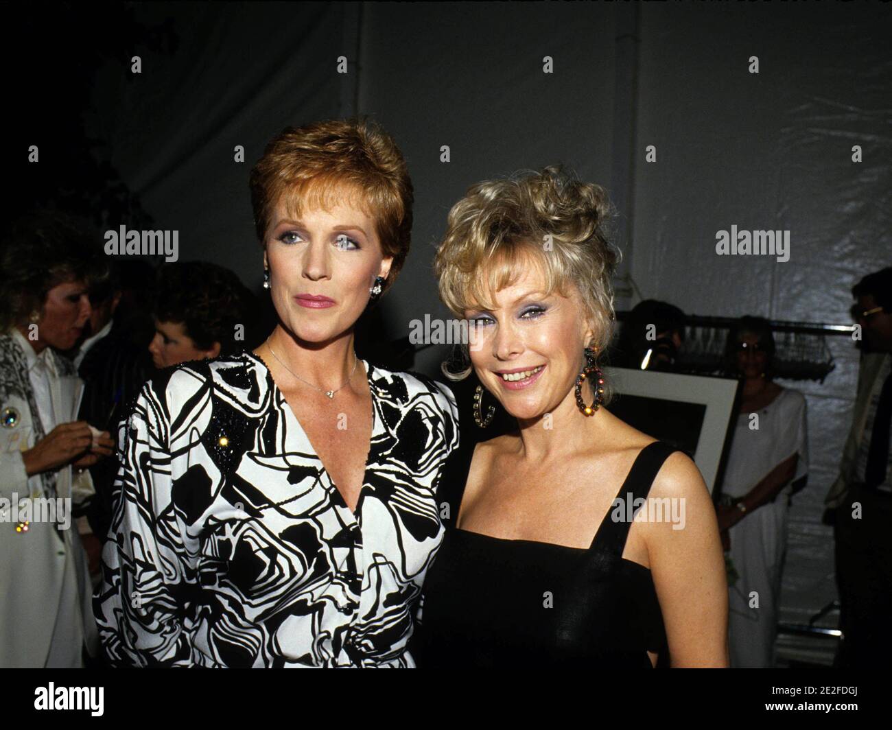 F4201 JULIE ANDREWS et BARBARA EDEN crédit : Ralph Dominguez/MediaPunch 06/1987 Banque D'Images