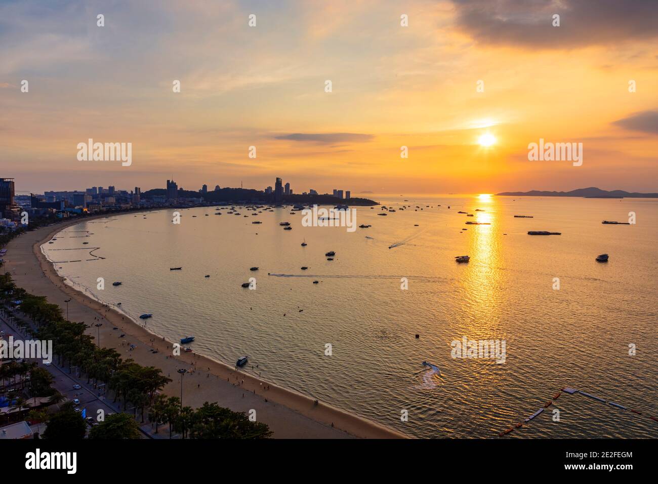 Coucher de soleil sur Pattaya, Chon Buri, Thaïlande Banque D'Images