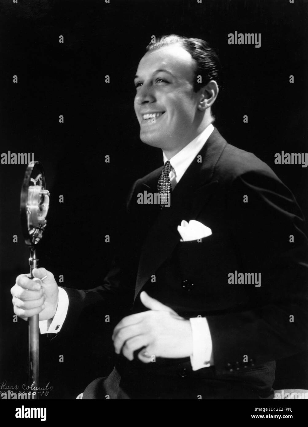 RUSS COLUMBO Portrait de la publicité pour BROADWAY À TRAVERS UN TROU DE SERRURE 1933 réalisateur LOWELL SHERMAN Story Walter Winchell 20e siècle photos / Artistes Unis Banque D'Images