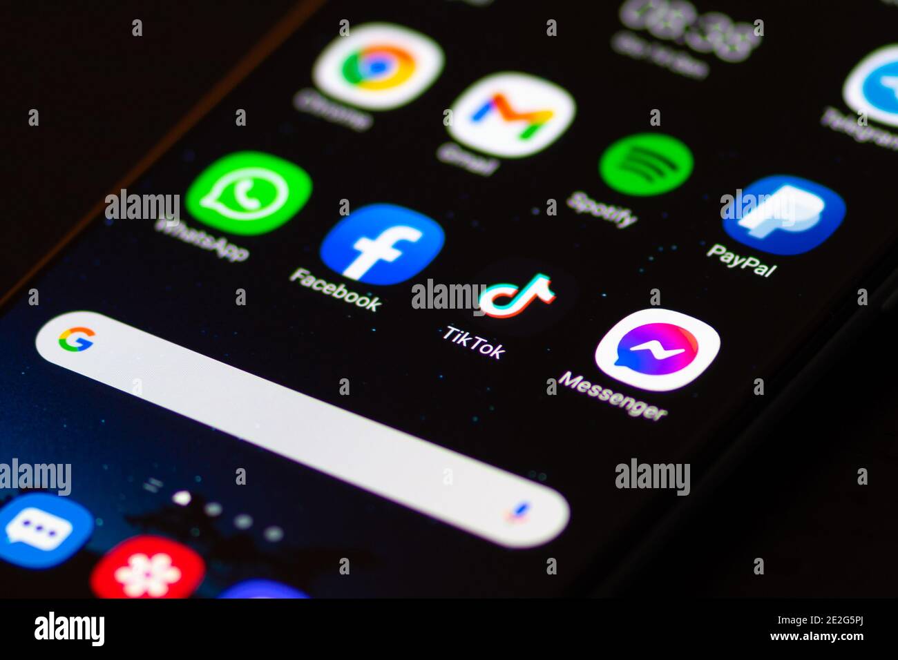Logo TikTok, icône d'application, logo affiché sur un smartphone Banque D'Images