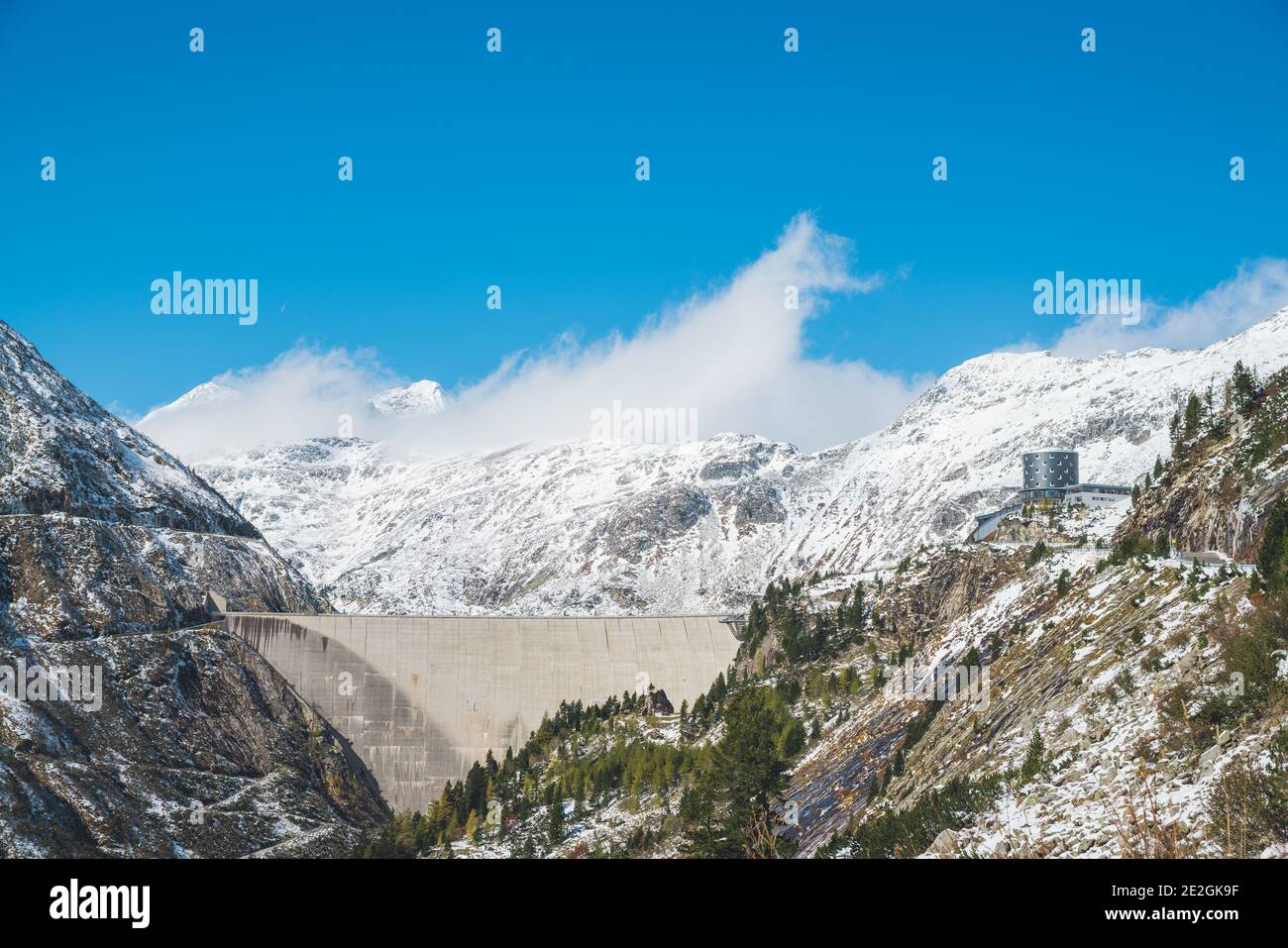 Malte, Autriche. 14 octobre 2020. Vue sur le barrage de Kölnbrein dans la gamme Hohe Tauern en Carinthie. Le barrage de Kölnbrein est un barrage-voûte et est le plus haut barrage d'Autriche. Banque D'Images
