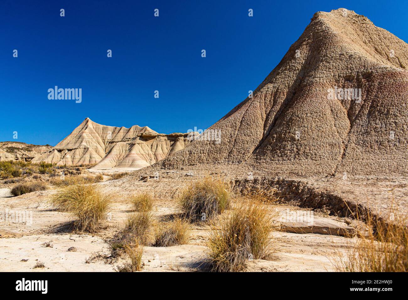 Espagne: Paysage, région naturelle semi-désertique des Bardenas Reales, Navarre. Le paysage marqué par l'érosion. Banque D'Images