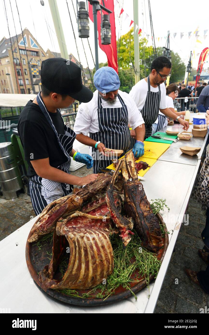 Grande-Bretagne /Londres/ Meatopia /Angie Mar / THE BEATRICE INN Dry Galician Tomahawks blond vieux. Banque D'Images