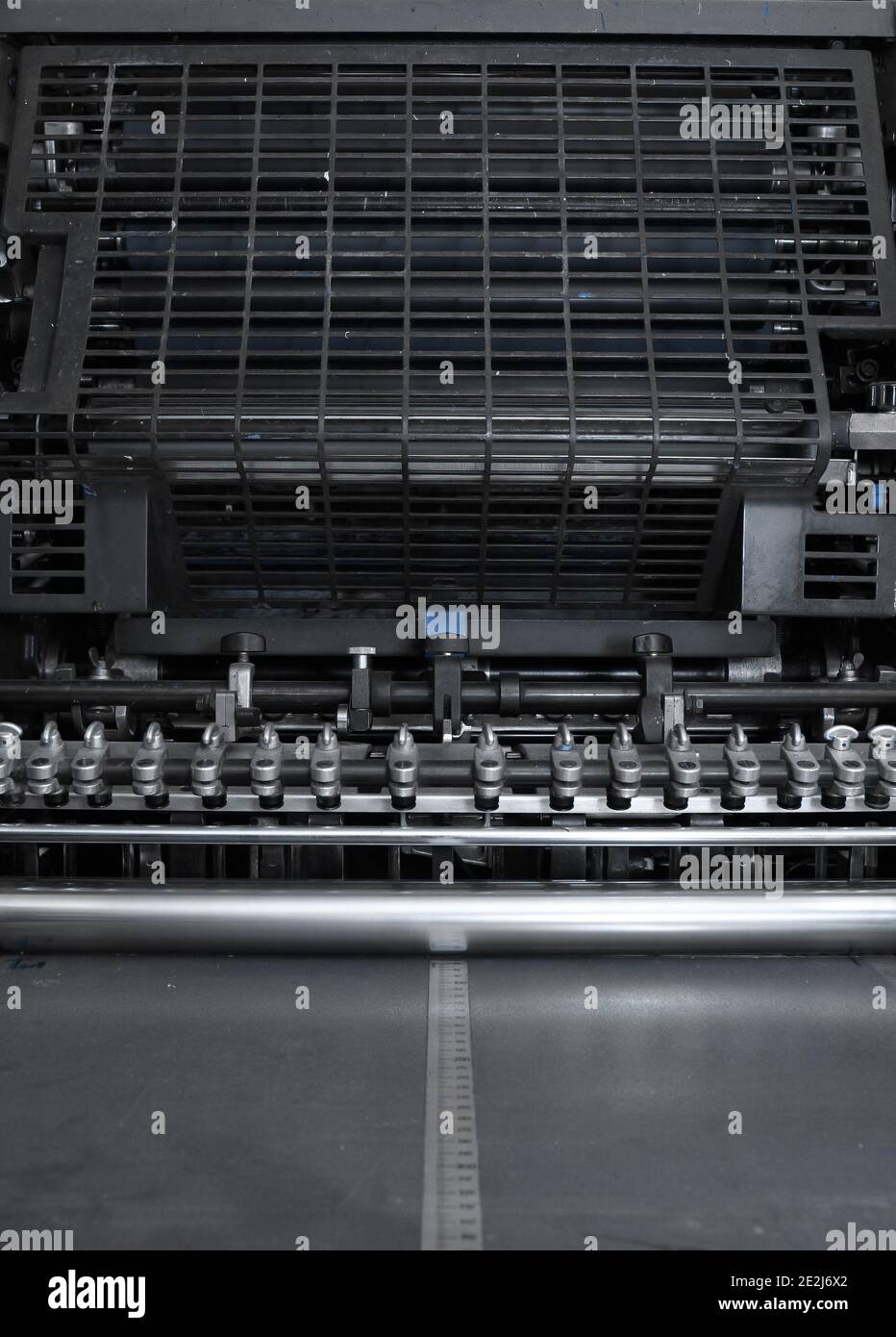 Plateau d'alimentation sur une machine à fort décalage. Banque D'Images