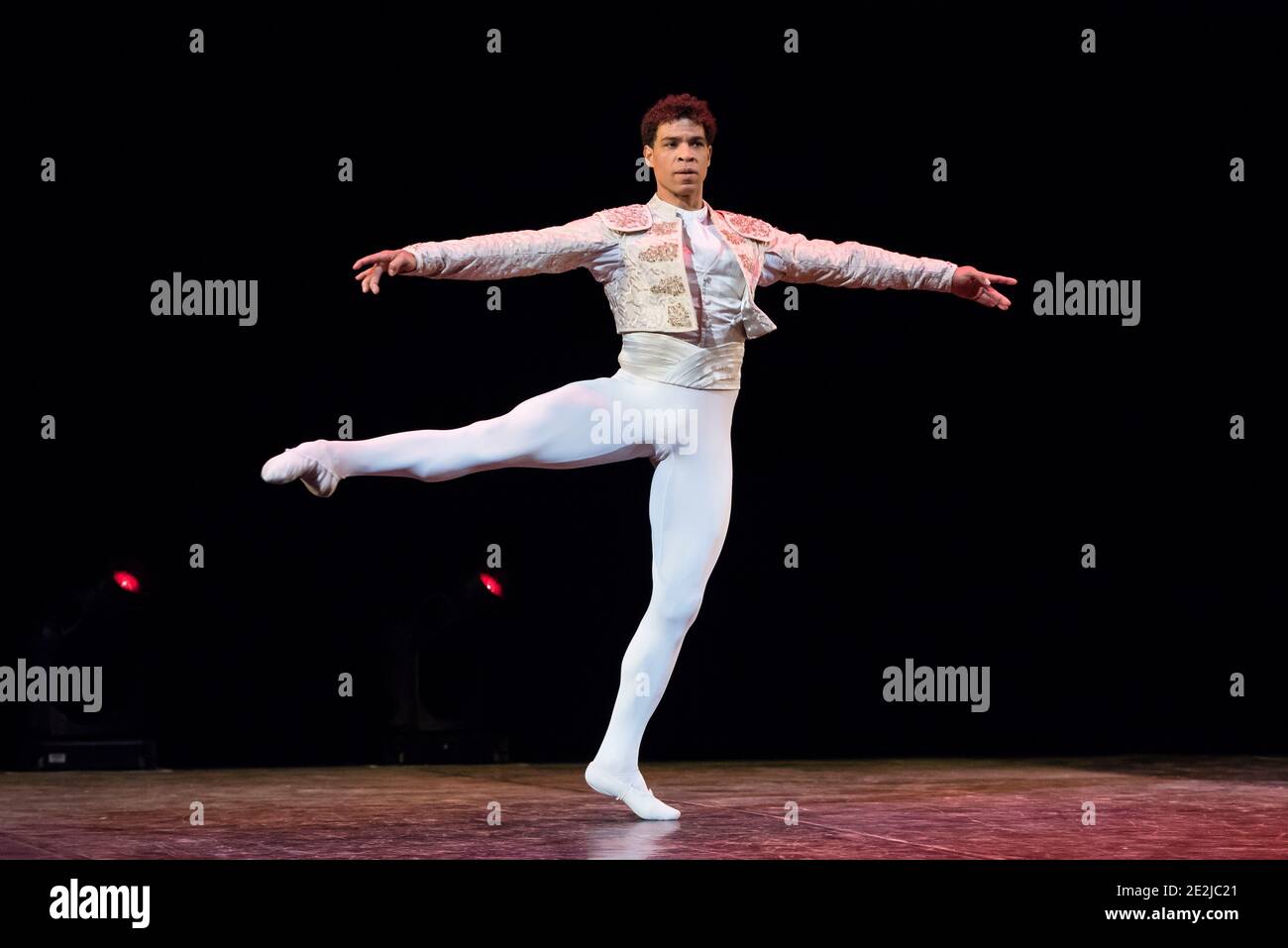 Carlos Acosta répète Don Quichotte dans le cadre de Carlos Acosta: L'adieu classique au Royal Albert Hall - Londres. Date de la photo: Lundi 3 octobre 2016. Le crédit photo devrait se lire: David Jensen/EMPICS Entertainment Banque D'Images