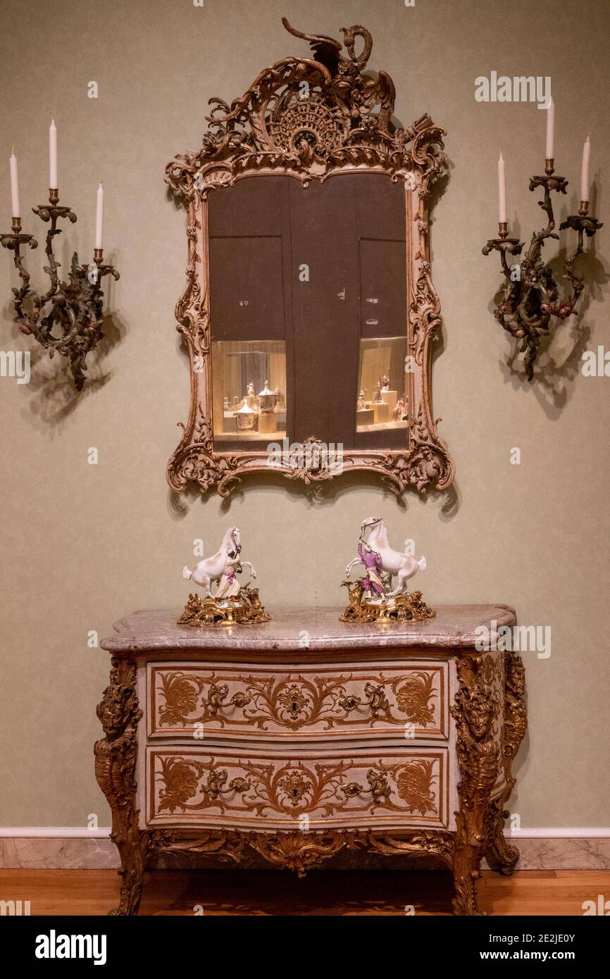 Sculpture et arts décoratifs en Europe centrale, 1700-1800, expositions au Metropolitan Museum of Art, New York City, Etats-Unis Banque D'Images