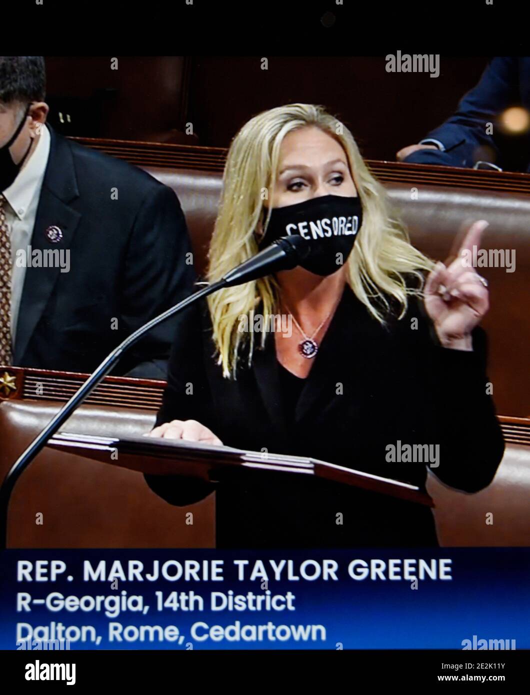 Une capture d'écran de la télévision C-SPAN montre la Représentante américaine Marjorie Taylor Green défendant le président américain Donald Trump lors de son deuxième débat sur la destitution. Banque D'Images