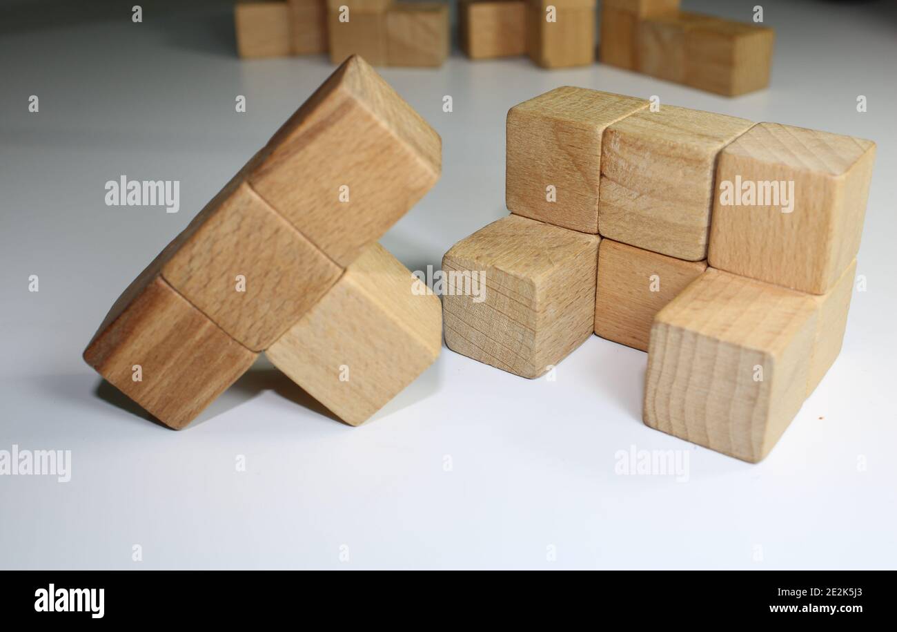 Blocs de bois. Puzzle Kong ming Lock. Partie droite. Banque D'Images