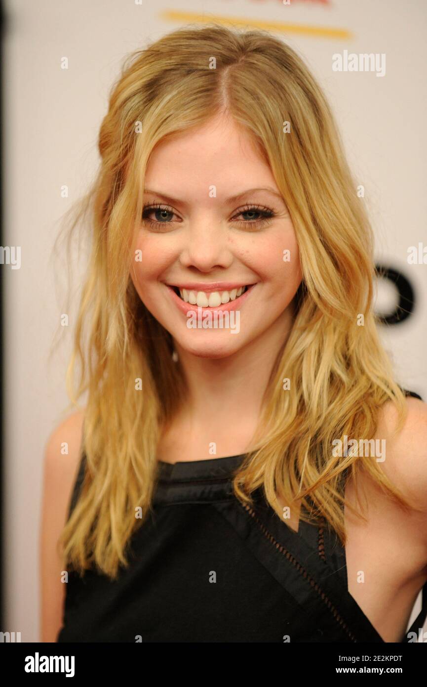Dreama Walker assiste à la première de l'année de Leap au Directors Guild Theatre de New York City, NY, USA le 6 janvier 2010. Photo de Mehdi Taamallah/ABACAPRESS.COM (photo: Dreama Walker) Banque D'Images