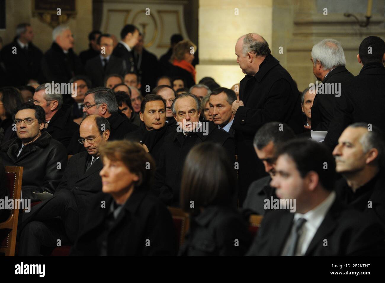 Patrick Devedjian, Eric Woerth, Eric Besson, Frédéric Mitterrand, Jean-Marie Bockel et Dominique Bussereau assistent aux funérailles de l'ancien ministre et orateur du Parlement Philippe Seguin à l'église Saint-Louis des Invalides à Paris, en France, le 11 janvier 2010. Photo de Witt-Meigneux/Pool/ABACAPRESS.COM Banque D'Images