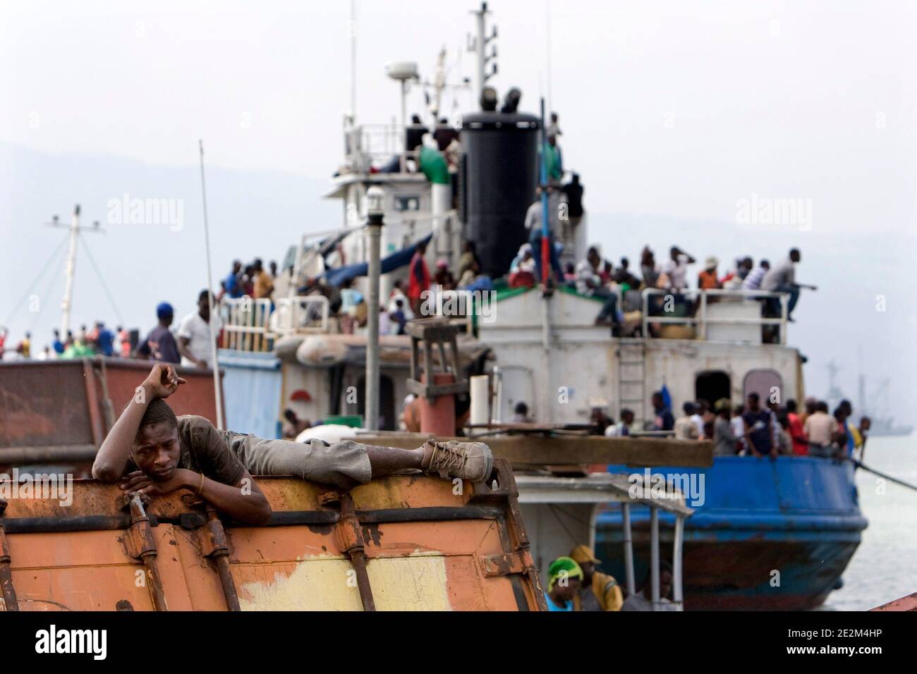 Les Haïtiens tentent de partir par bateau à Port-au-Prince Haïti le 21 janvier 2010. Photo par Marco Dormino/un via ABACAPRESS.COM Banque D'Images