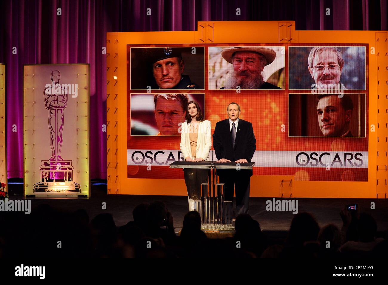 Anne Hathaway et Tom Sherak lors de la 82e annonce des nominations aux Academy Awards à Los Angeles, CA, États-Unis, le 2 février 2010. Photo de Lionel Hahn/ABACAPRESS.COM Banque D'Images