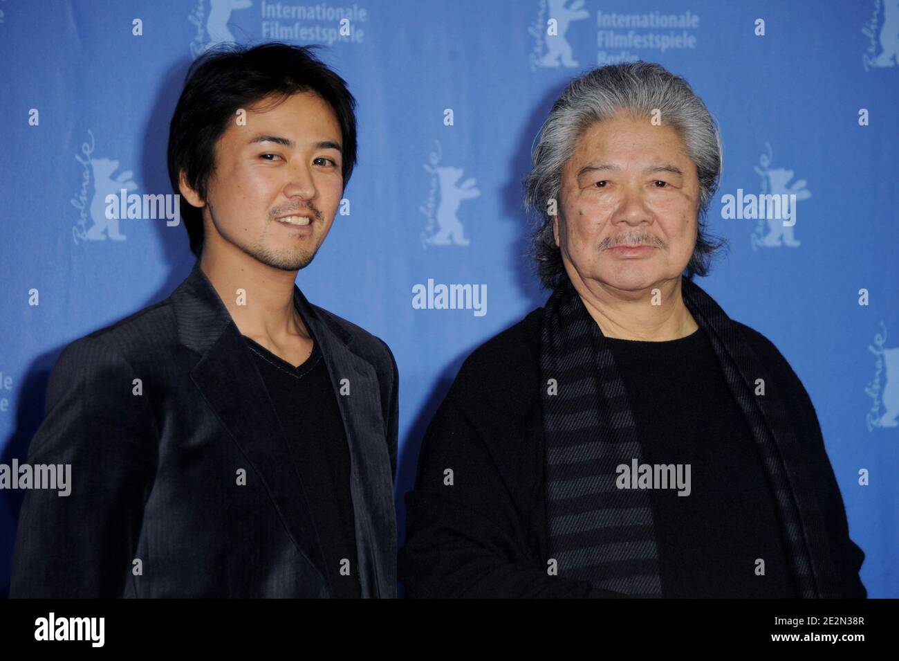 Shima Onishi Banque De Et D Images Haute R Solution Alamy Shima Onishi L Et Koji Wakamatsu Lors D Une Seance Photo Pour Caterpillar Dans Le Cadre Du 60eme Festival Du Film De Berlin A L Hotel Grand Hyatt De Berlin En Allemagne Le 15 Fevrier 2010 Photo De Nicolas Briquet Abacapress Com 2e2n38r 