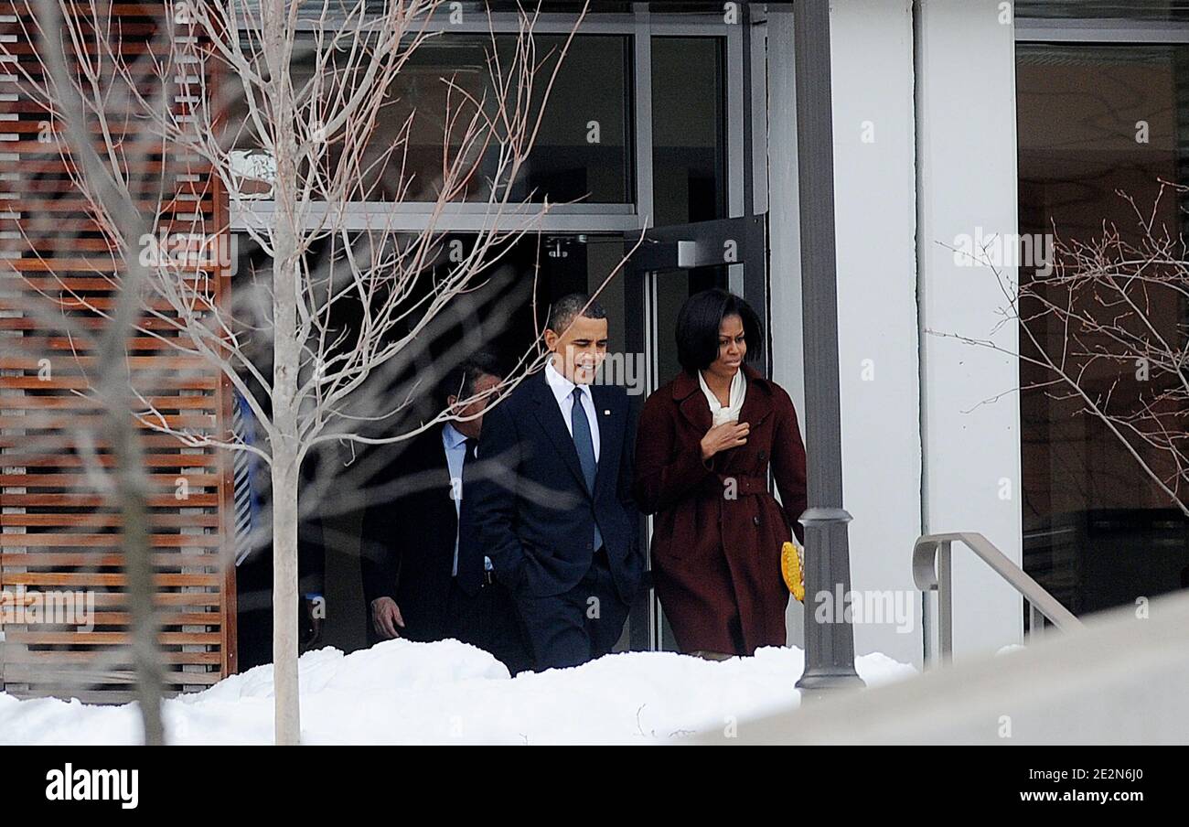 LE président AMÉRICAIN Barack Obama et la première dame Michelle Obama quittent le campus Bethesda de l'école des amis de Sidwell après avoir assisté à une réunion parents-enseignants pour leur fille Sasha, à Bethesda, Maryland, Etats-Unis, le 17 février 2010. Photo par Olivier Douliery/ABACAPRESS.COM Banque D'Images