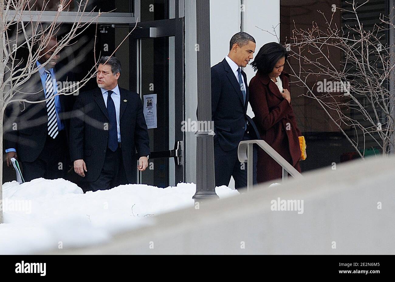 LE président AMÉRICAIN Barack Obama et la première dame Michelle Obama quittent le campus Bethesda de l'école des amis de Sidwell après avoir assisté à une réunion parents-enseignants pour leur fille Sasha, à Bethesda, Maryland, Etats-Unis, le 17 février 2010. Photo par Olivier Douliery/ABACAPRESS.COM Banque D'Images