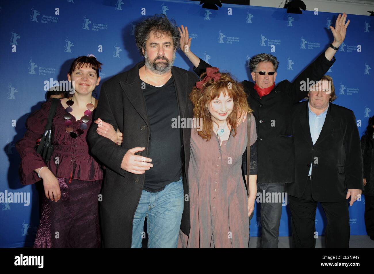 Miss Ming, Gustave Kervern, Yolande Moreau, Benoit Delepine et Gerard Depardieu lors d'une séance photo pour 'Mammuth' dans le cadre du 60ème Festival du film de Berlin à l'Hôtel Grand Hyatt de Berlin, en Allemagne, le 19 février 2010. Photo de Nicolas Briquet/ABACAPRESS.COM Banque D'Images