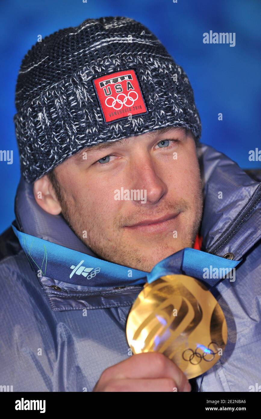 Bode Miller, des États-Unis, reçoit la médaille d'or lors de la cérémonie de remise des médailles au stade BC place pour le parc Creekside des XXIes Jeux Olympiques d'hiver de 2010 à Vancouver, au Canada, le 21 février 2010. Photo de Gouhier-Hahn-Nebinger/ABACAPRESS.COM Banque D'Images