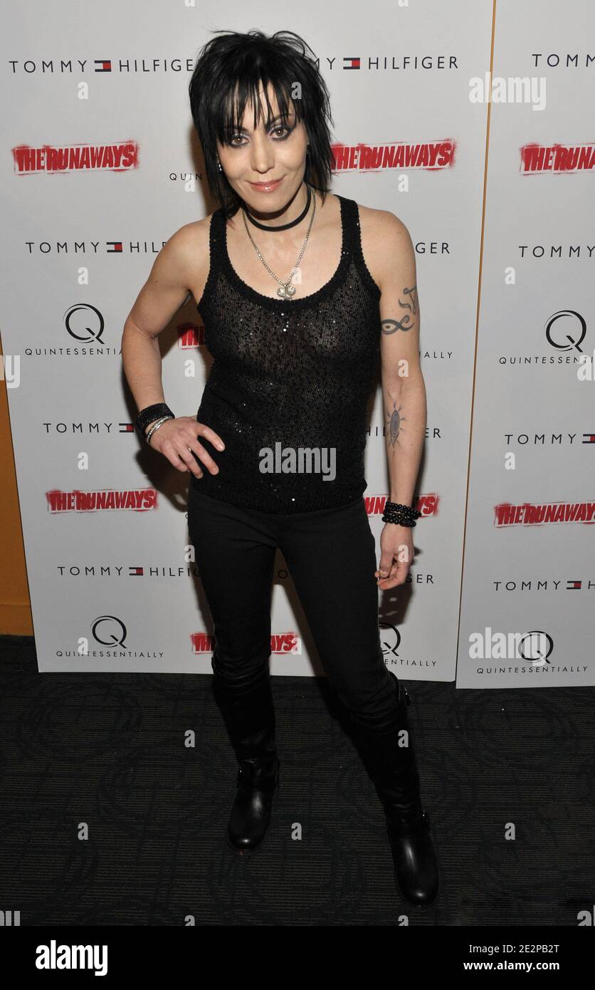 Joan Jett arrive pour la première de « The Runaways » à New York City, NY, États-Unis le 17 mars 2010. Photo de Slaven Vlasic/ABACAPRESS.COM Banque D'Images