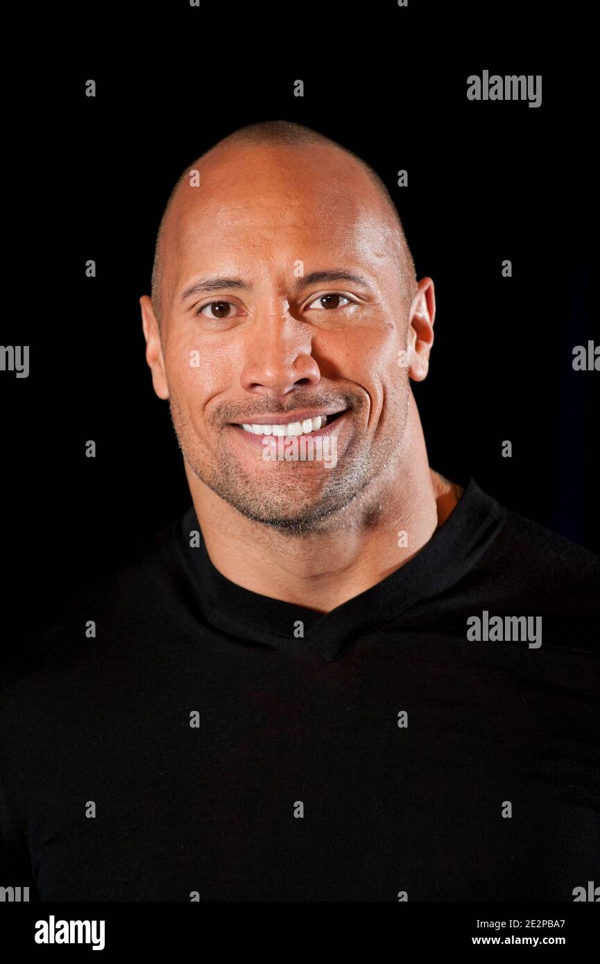 Dwayne Johnson assiste à la présentation de CBS films au déjeuner Showest lors du Showest 2010 qui s'est tenu à l'hôtel Paris de Las Vegas, NV le 18 mars 2010. (Photo : Dwayne Johnson). Photo de Lionel Hahn/ABACAPRESS.COM Banque D'Images