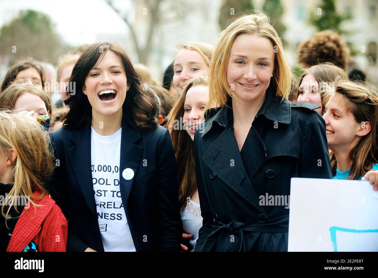 La chanteuse et actrice Mandy Moore et Alexandra Cousteau, membre du conseil d'administration du Global Water Challenge, participent à l'événement de la coalition de la Journée mondiale de l'eau 2010 au Capitole à Washington DC, États-Unis, le 23 mars 2010. Photo par Olivier Douliery/ABACAPRESS.COM Banque D'Images