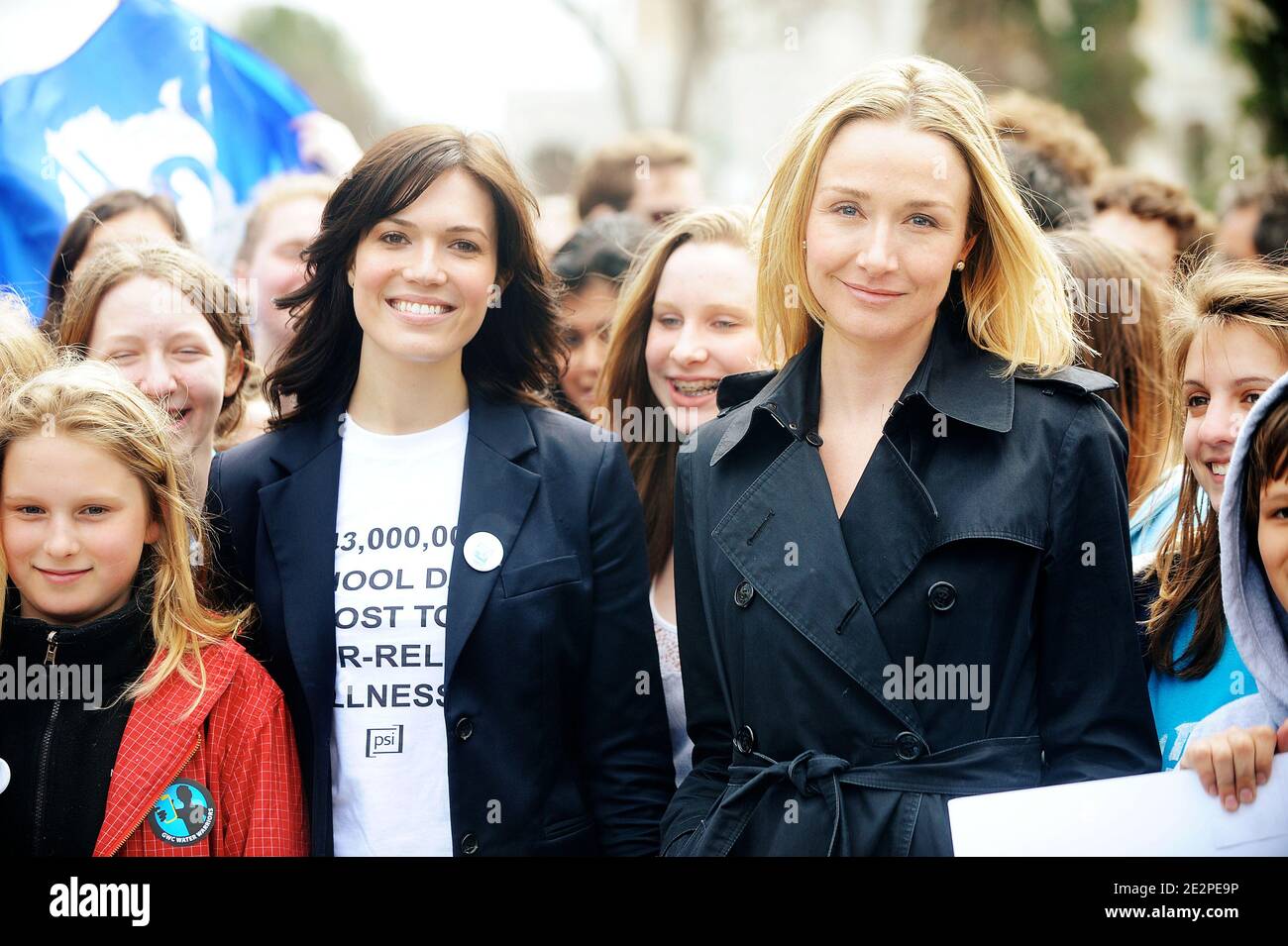 La chanteuse et actrice Mandy Moore et Alexandra Cousteau, membre du conseil d'administration du Global Water Challenge, participent à l'événement de la coalition de la Journée mondiale de l'eau 2010 au Capitole à Washington DC, États-Unis, le 23 mars 2010. Photo par Olivier Douliery/ABACAPRESS.COM Banque D'Images