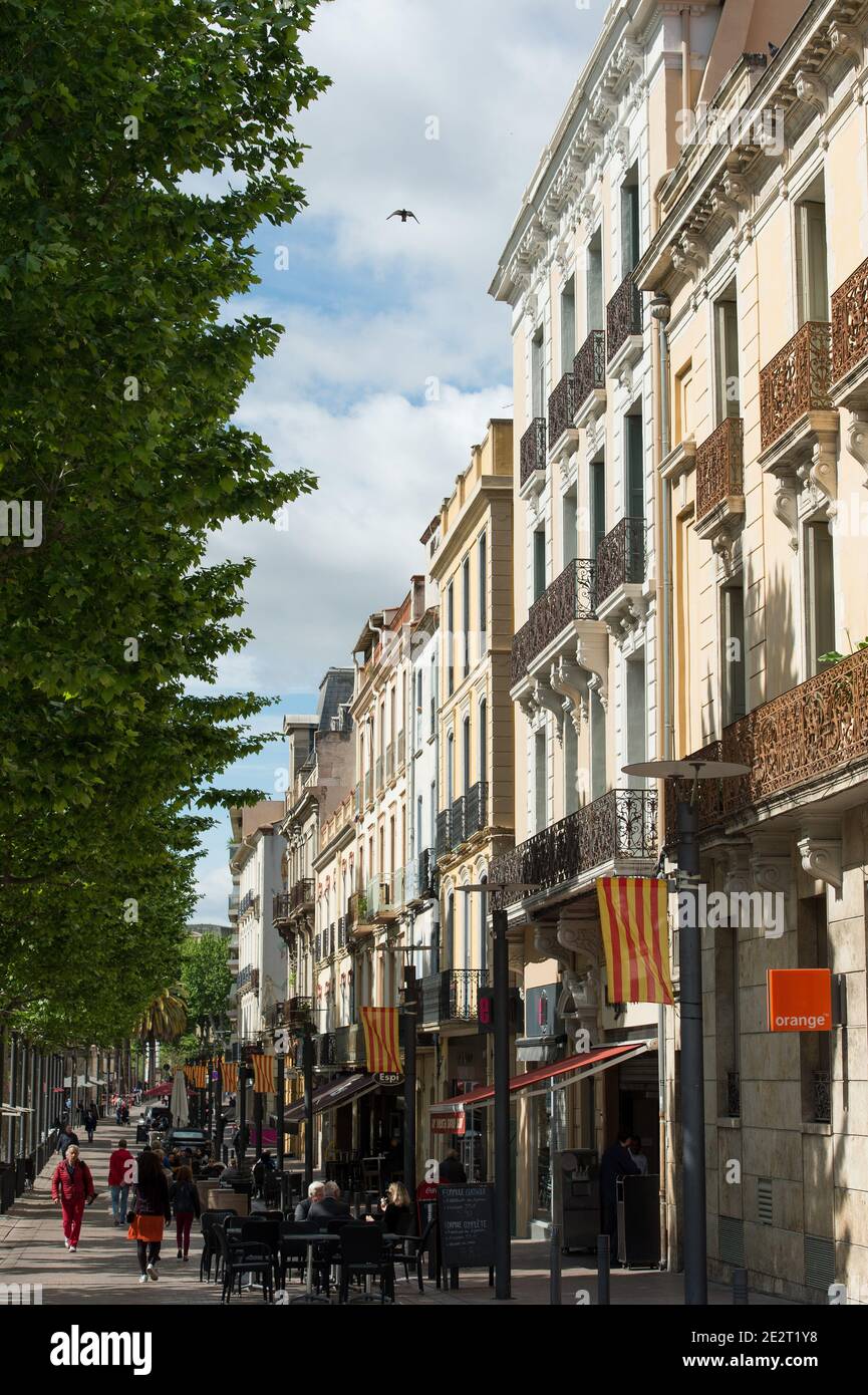 Perpignan (sud de la France): 'quai Sébastien Vauban', quai dans le centre ville Banque D'Images