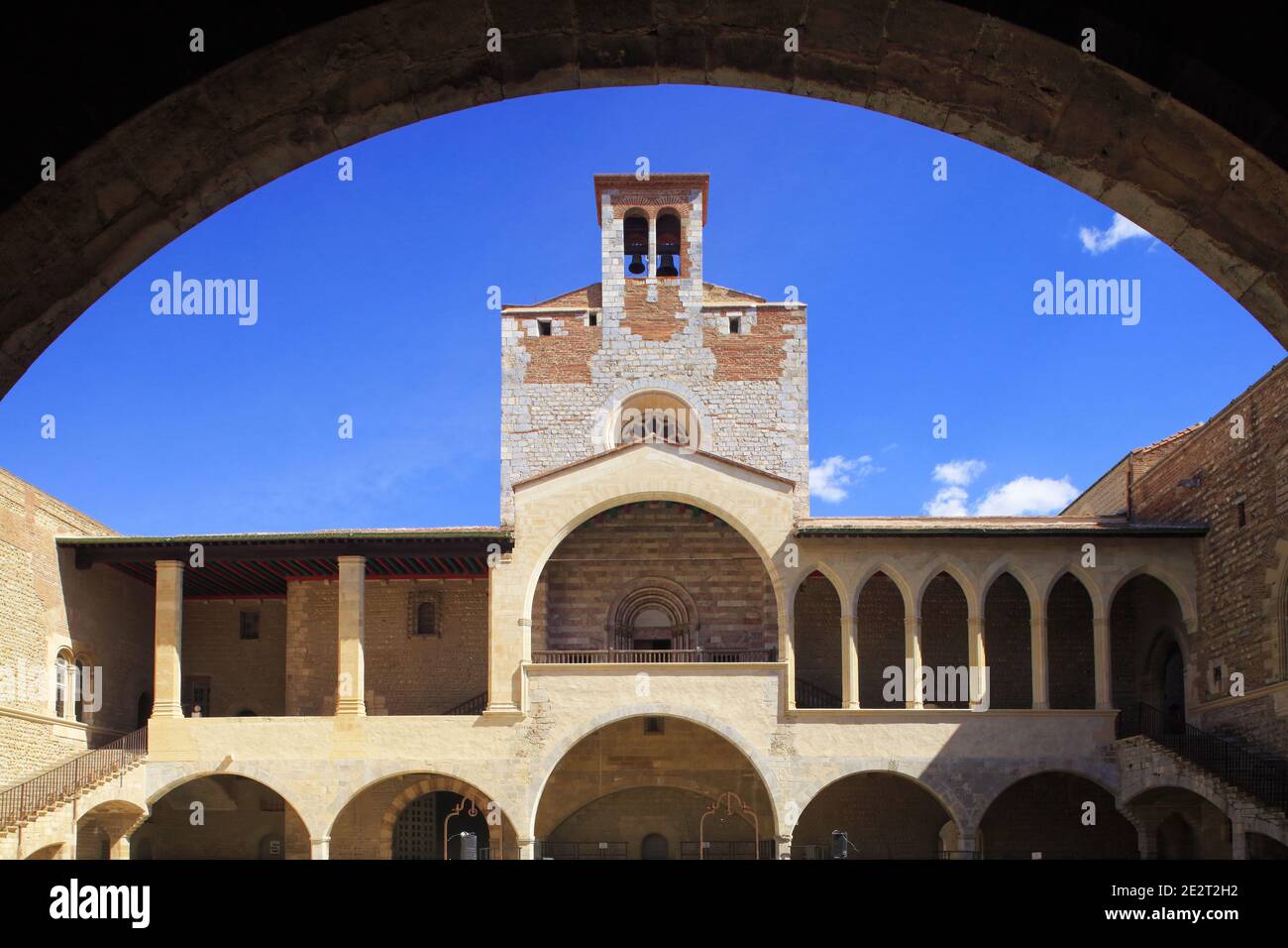Perpignan (sud de la France) : le Palais des Rois de Majorque, construit à la fin du XIIIe siècle sous le règne du roi Jacques II de Majorque, sur le hi Banque D'Images Perpignan (sud de la France) : le Palais des Rois de Majorque, construit à la fin du XIIIe siècle sous le règne du roi Jacques II de Majorque, sur le hi Banque D'Images