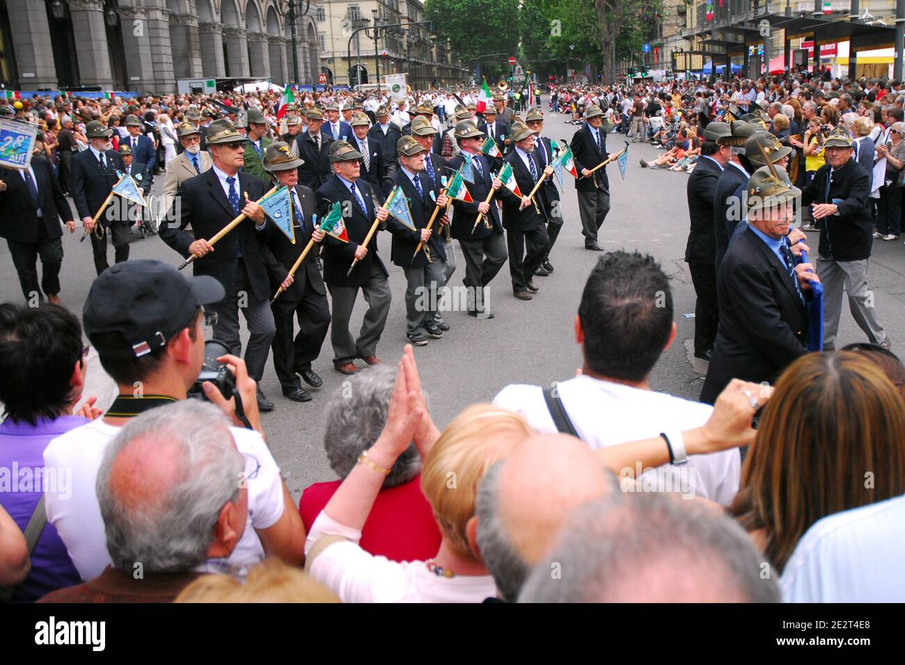 Turin, Piémont/Italie -05/08/2011- 84° rassemblement national d'Alpini, le corps d'infanterie de guerre de montagne de l'armée italienne. Banque D'Images