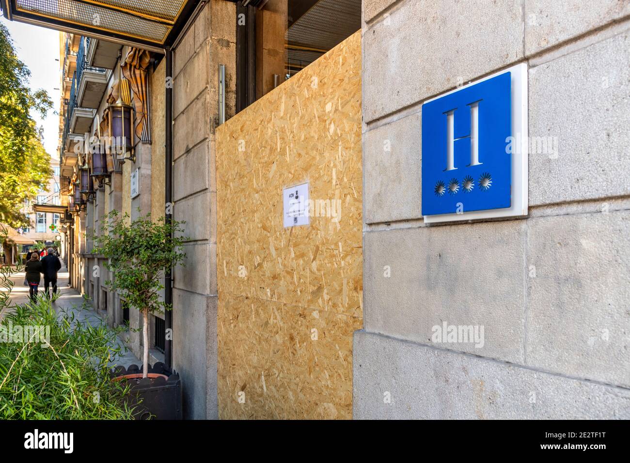 Un hôtel 4 étoiles définitivement fermé en raison de la pandémie de Covid-19 à Barcelone, en Catalogne, en Espagne Banque D'Images