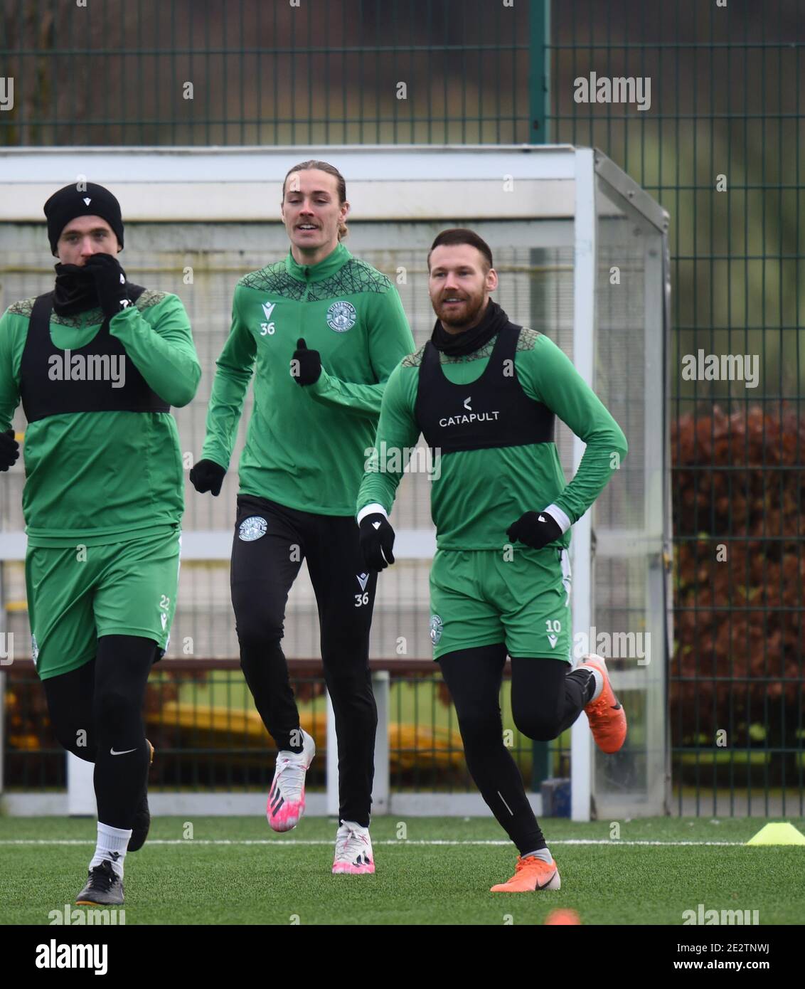 Tranent, Ormiston, East Lothian.Scotland. Royaume-Uni .15 janvier 21 les internationalistes australiens hibernians Jackson Irvine (C) et Martin Boyle session de formation pour le match écossais de Premiership vs Kilmarnock crédit: eric mccowat/Alay Live News Banque D'Images