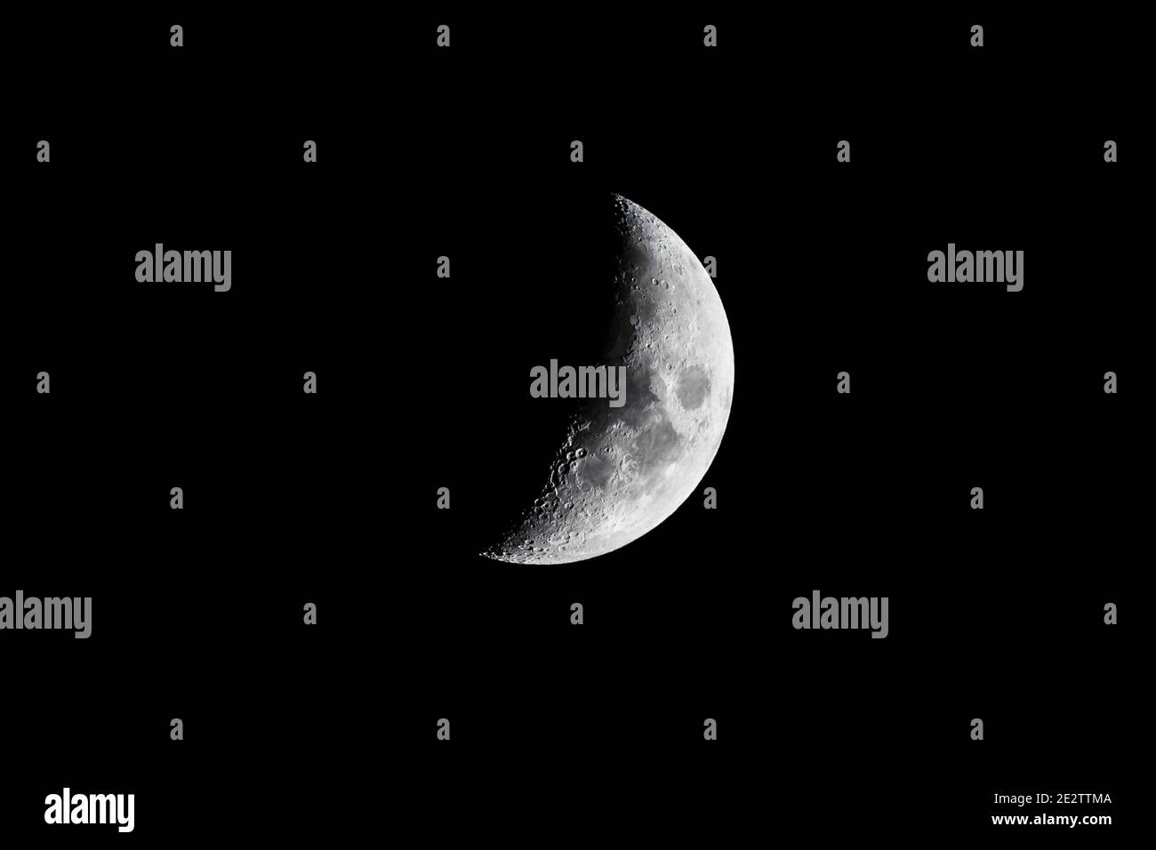 Cirage de la demi-lune pendant l'hiver depuis le nord de Londres, Royaume-Uni Banque D'Images