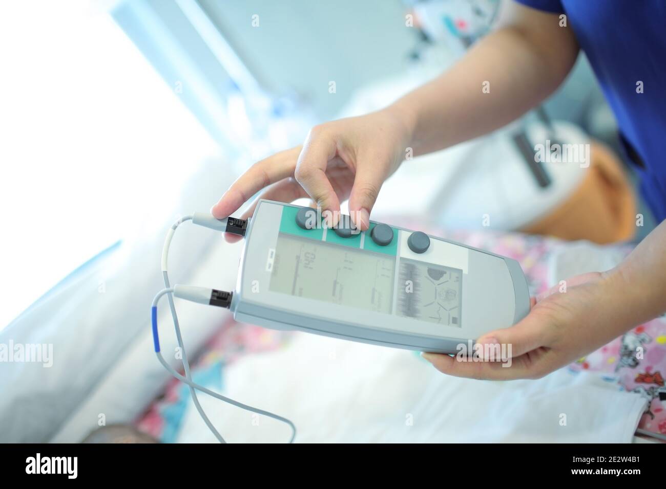 Dispositif médical pour le traitement chirurgical de problèmes de fréquence cardiaque. Banque D'Images