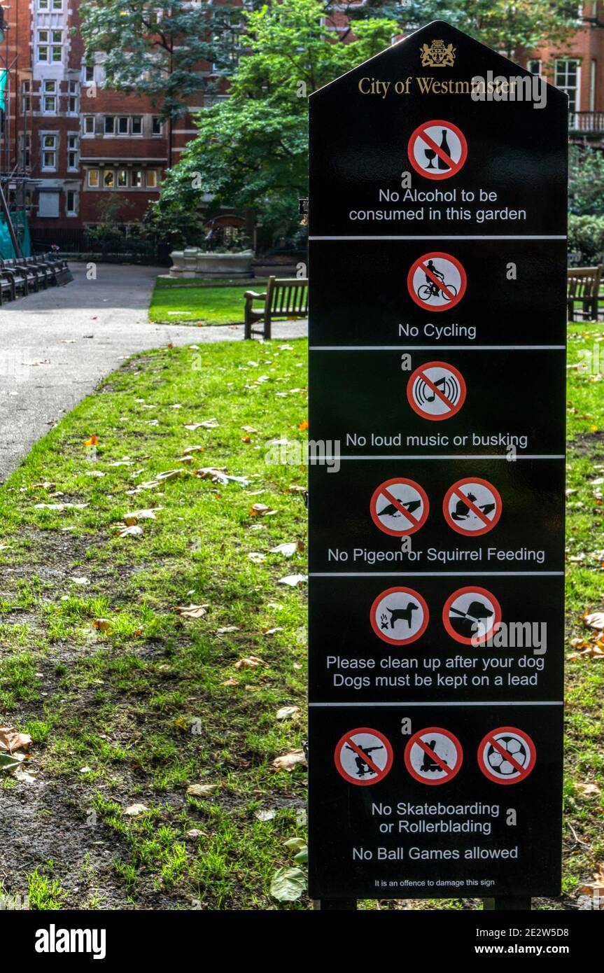 Liste des interdictions dans les jardins de Mount Street à Mayfair, Londres. Banque D'Images