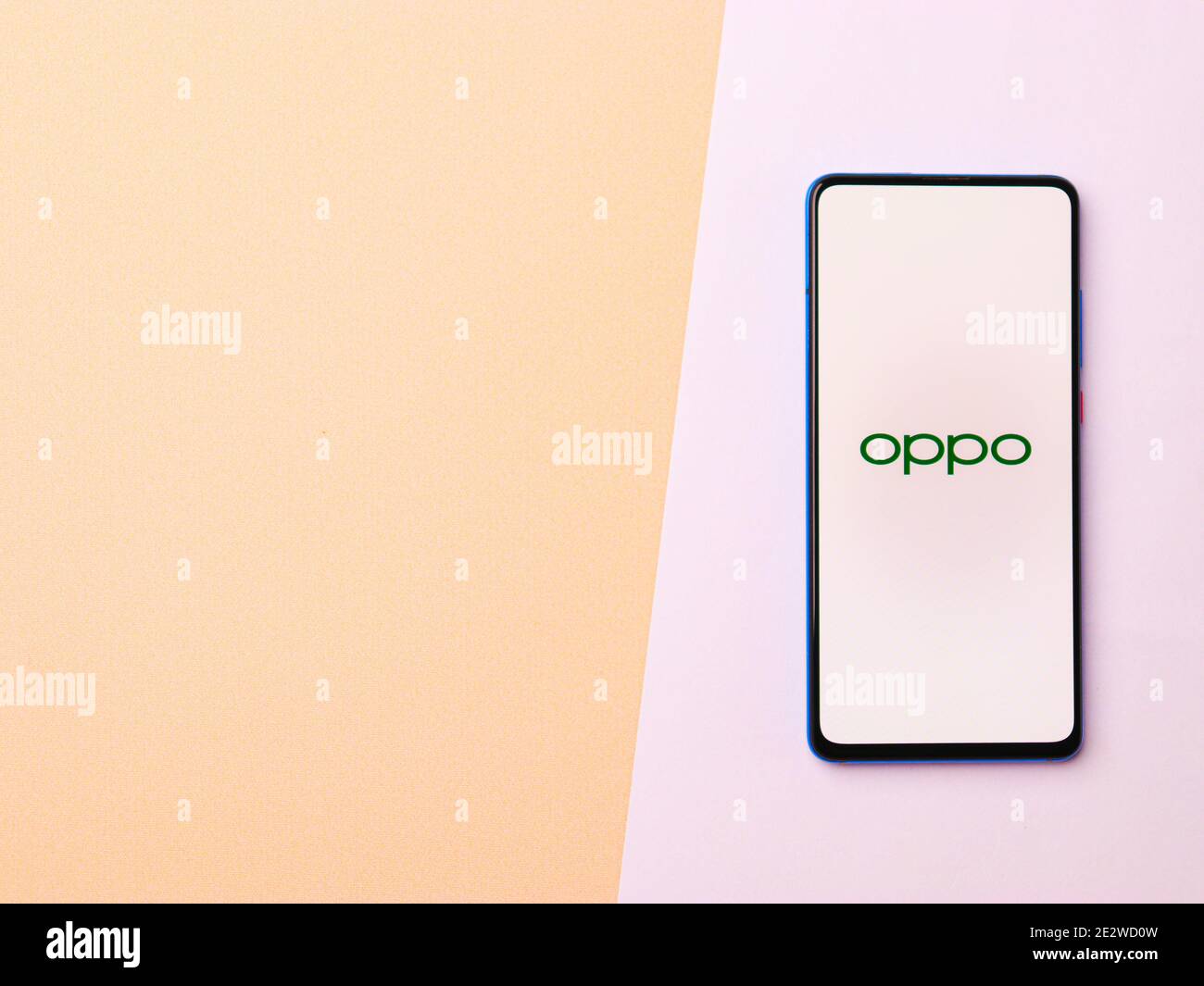 Assam, inde - 15 janvier 2020 : logo Oppo sur image de stock d'écran de téléphone. Banque D'Images