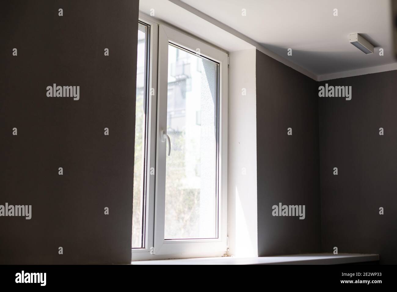 les murs de gypse dans l'appartement sont en construction, remodelage, rénovation, extension, restauration et reconstruction. Banque D'Images