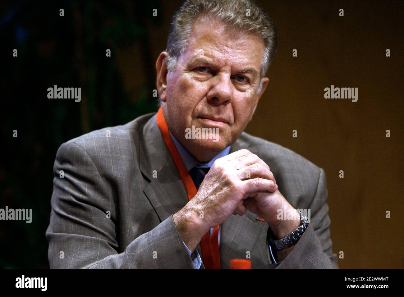 Jean-Claude Bourret, journaliste français à la télévision, le premier jour  du 4e Forum international sur la cybercriminalité (IFC) à Lille, dans le  nord de la France, le 31 mars 2010. L'événement annuel